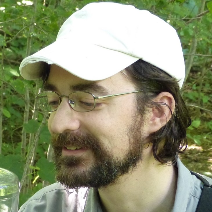headshot of Casbourn